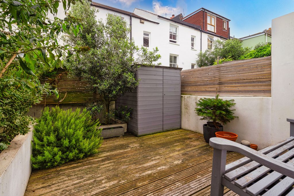 Property photo 3 of 20