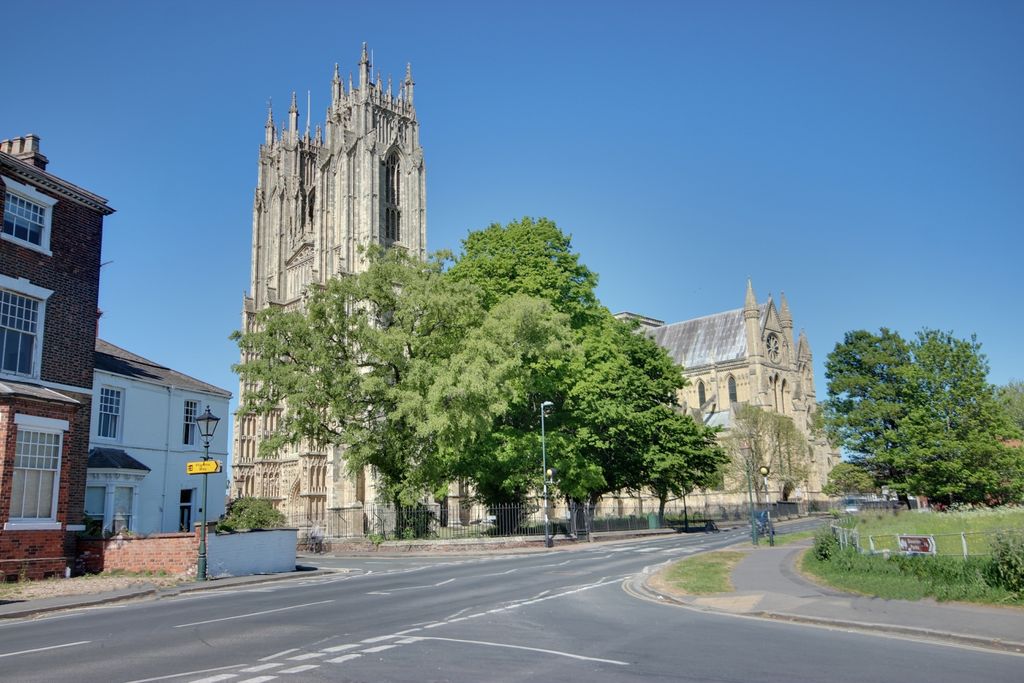 Property photo 2 of 28 1 View Of Minster B