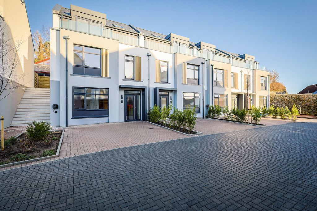 Property photo 1 of 20 Photo 0