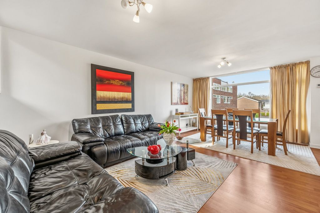 Property photo 3 of 21