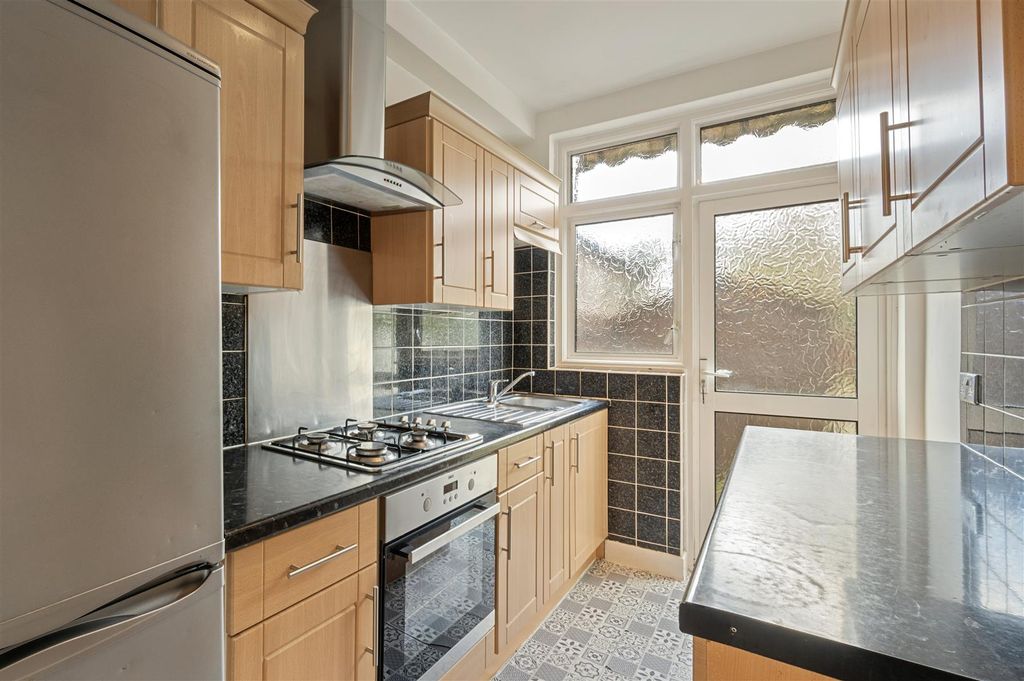 Property photo 2 of 14 22 Lower Downs Road,2.Jpg