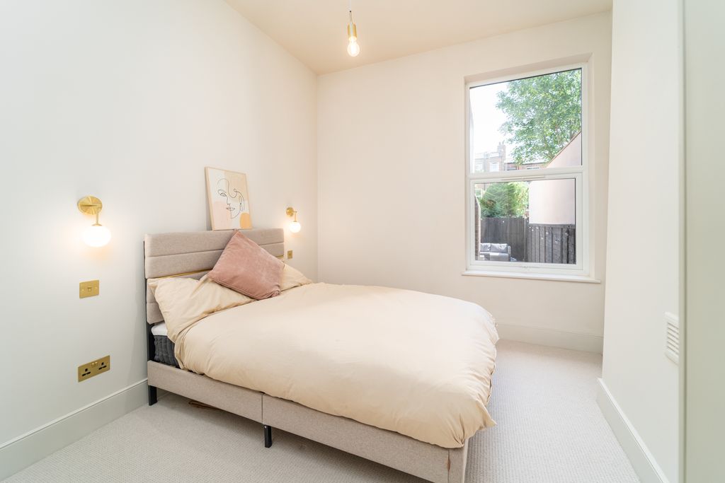 Property photo 3 of 11 Ndb07978-Edit