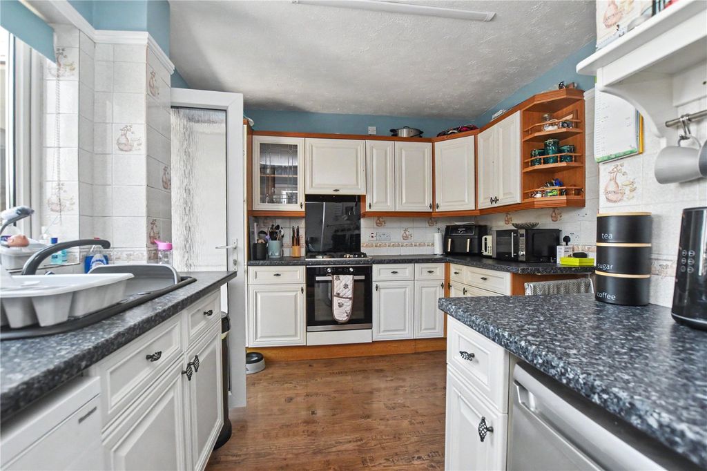 Property photo 2 of 16 Picture No. 03