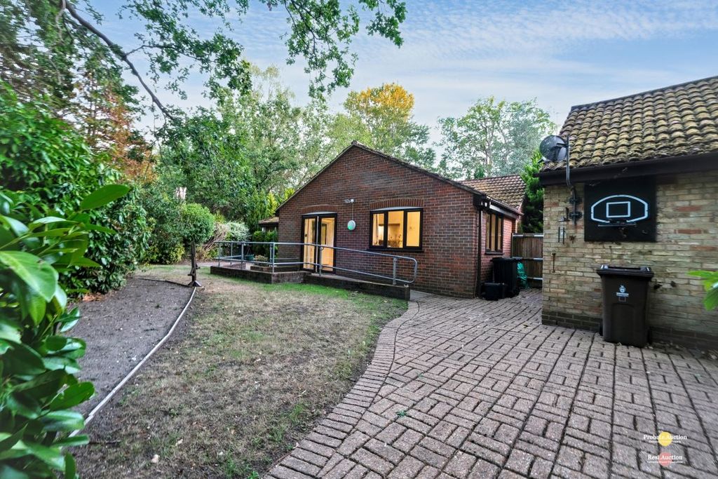 Property photo 2 of 19