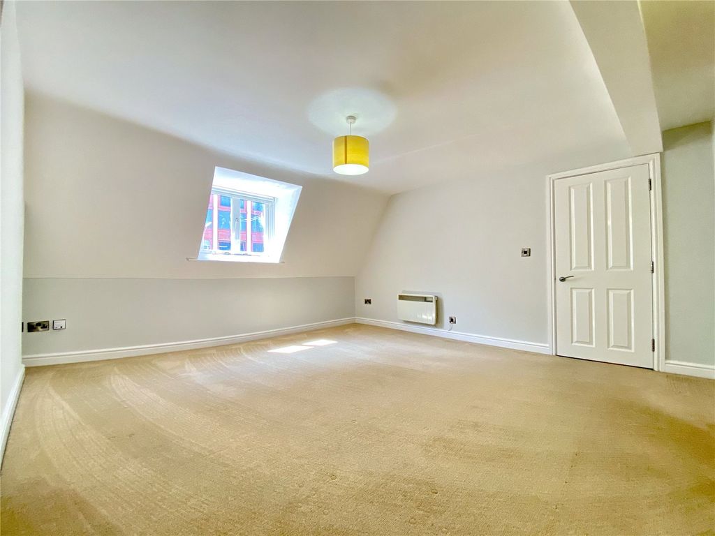 Property photo 2 of 18 Picture No. 20
