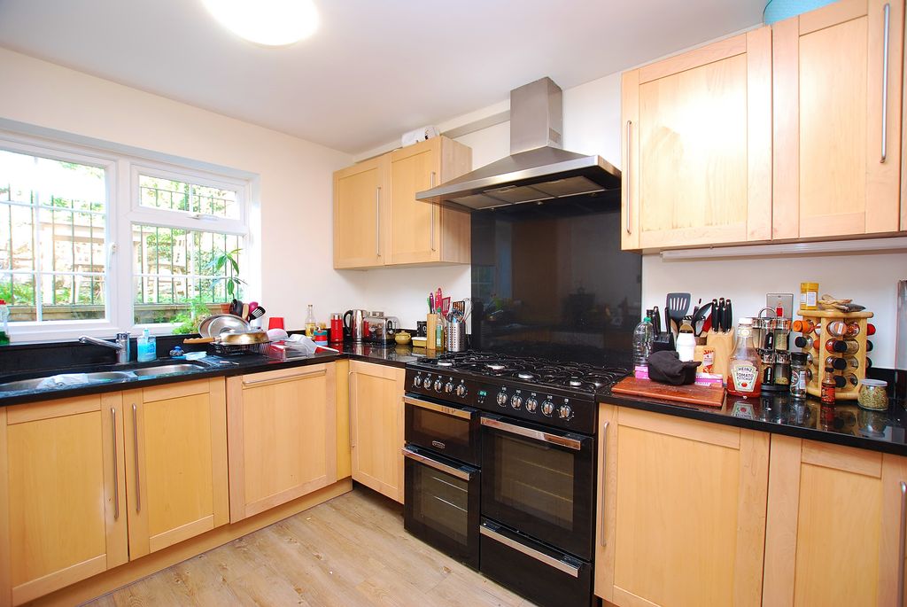 Property photo 2 of 11 Photo 02