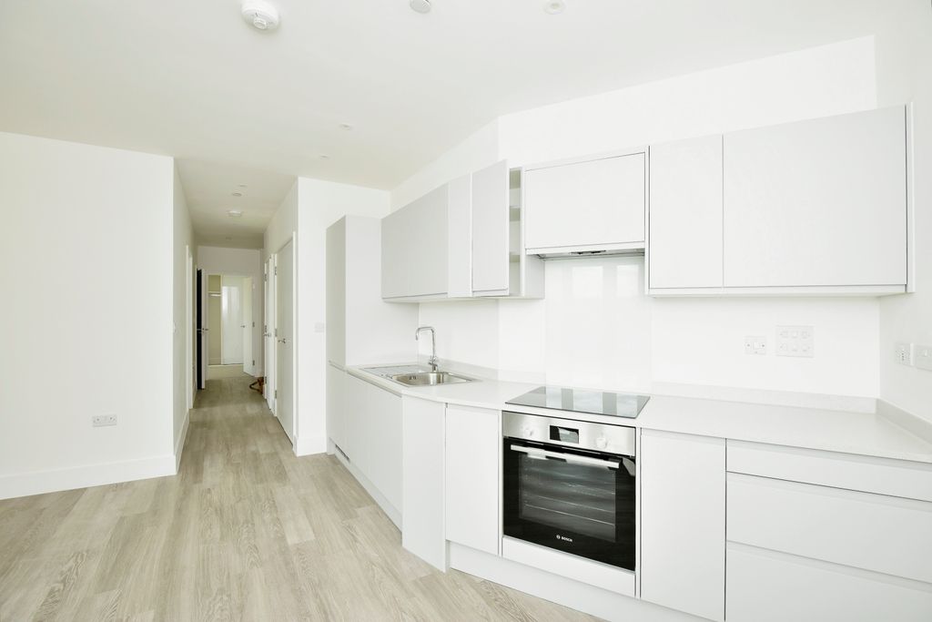 Property photo 3 of 14 Kitchen Area