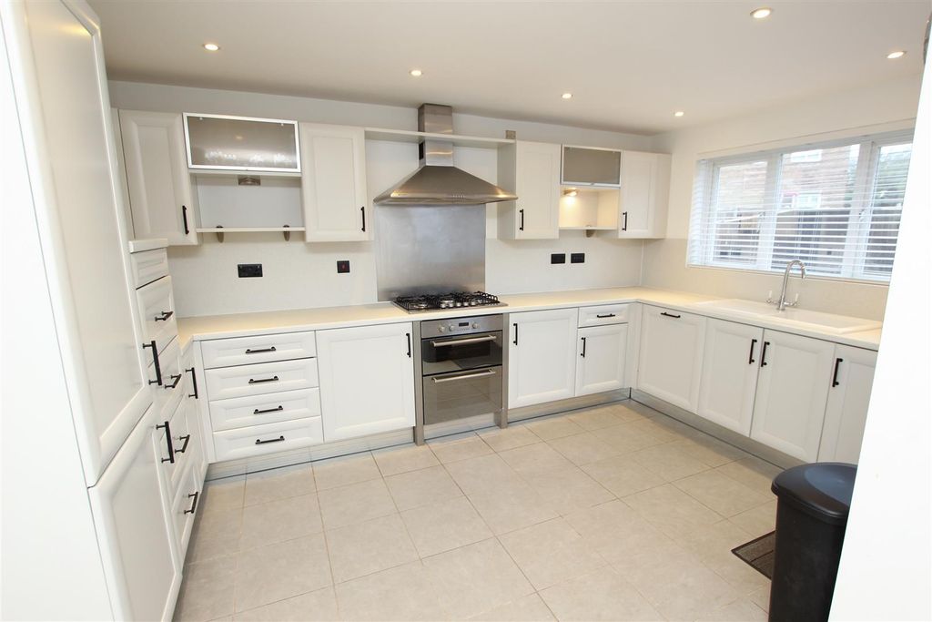 Property photo 2 of 23 Dining Kitchen