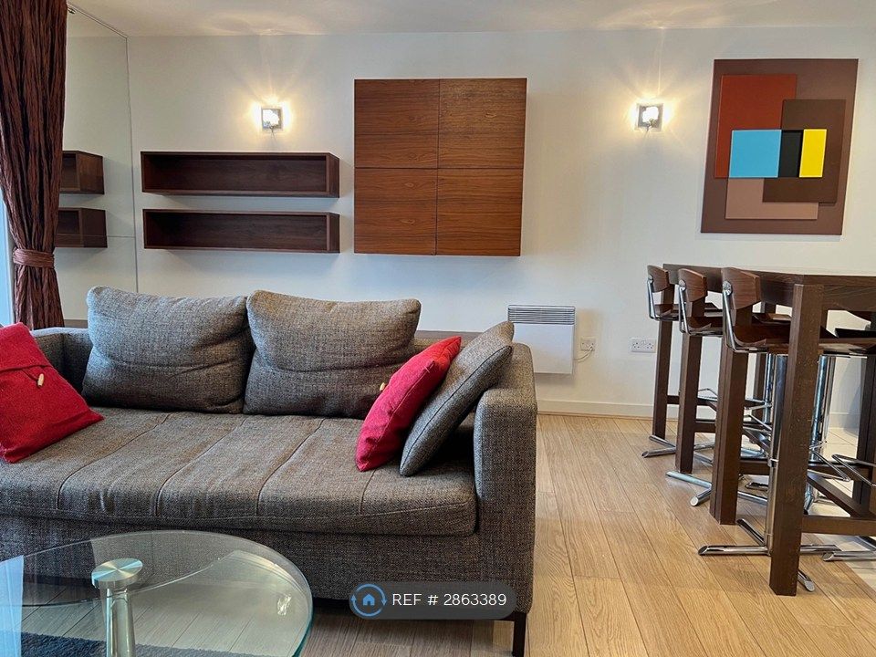 Property photo 1 of 20 Living Room