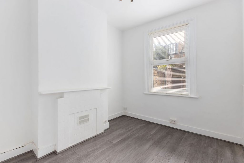 Property photo 3 of 7