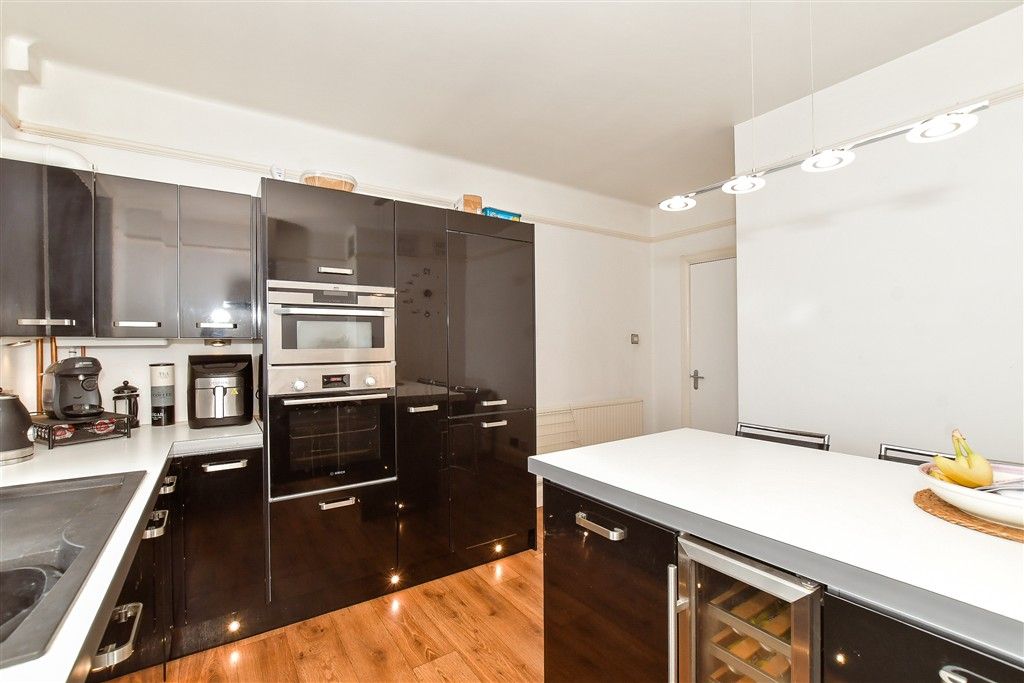 Property photo 3 of 15 Kitchen