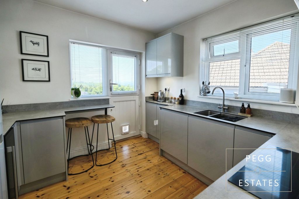 Property photo 3 of 57