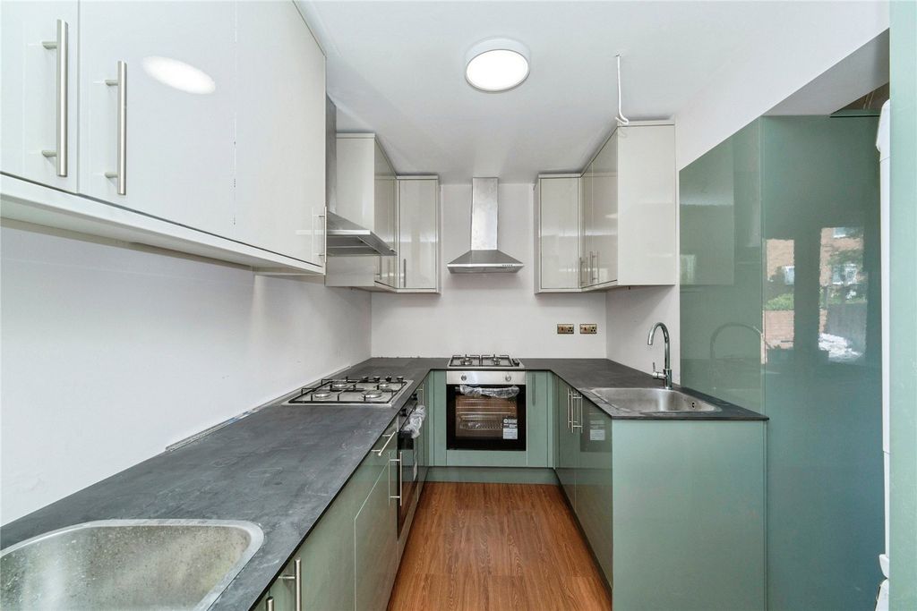 Property photo 3 of 12 Kitchen