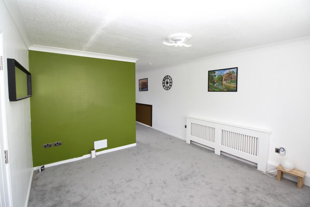 Property photo 2 of 11 Lounge View 1