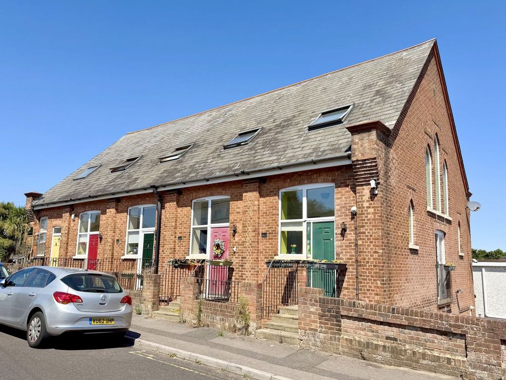 Property photo 1 of 18