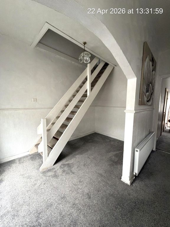 Property photo 2 of 12 6