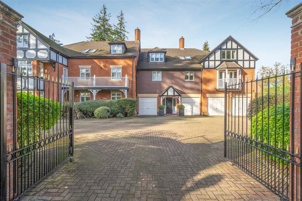 Property photo 1 of 9