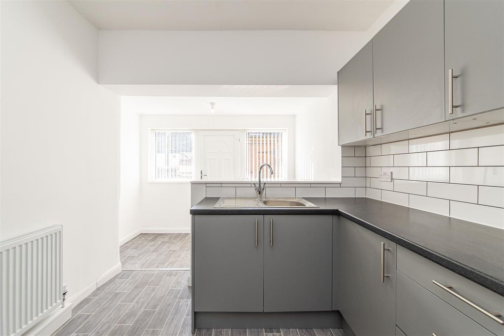 Property photo 3 of 17 W-6852.Jpg