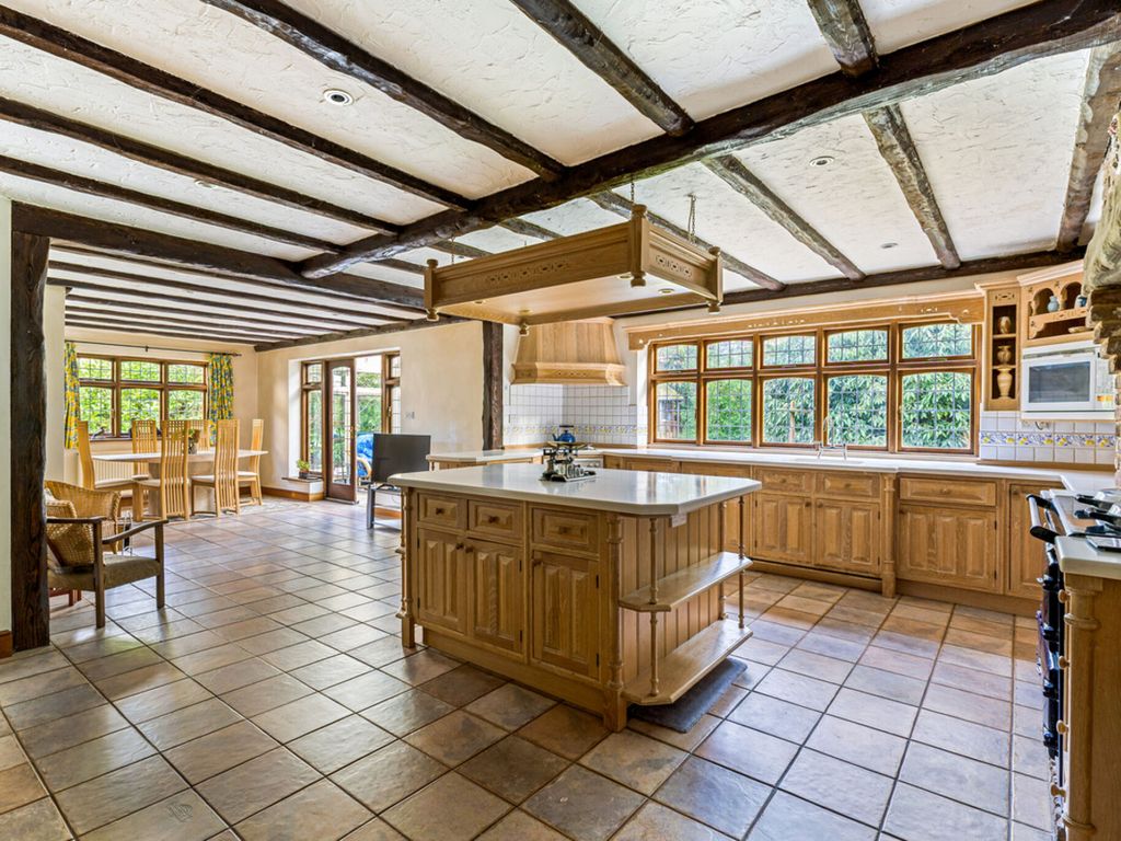 Property photo 2 of 23