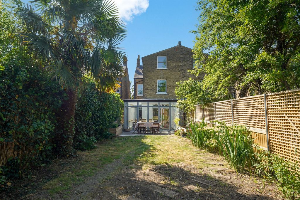 Property photo 3 of 19