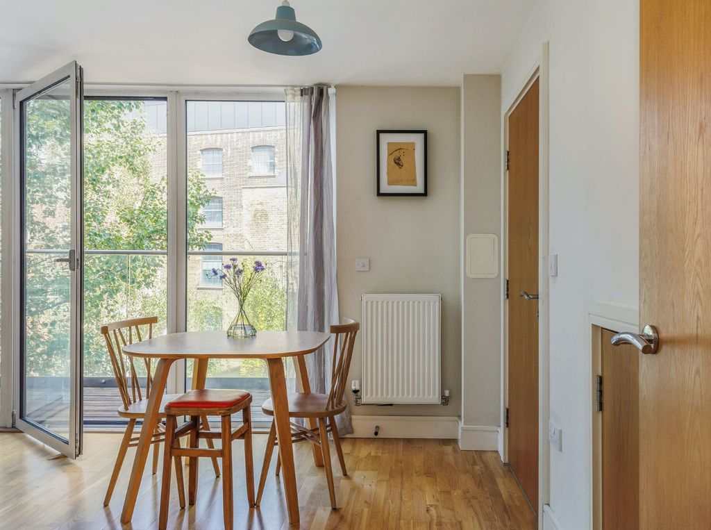 Property photo 2 of 12 4522882