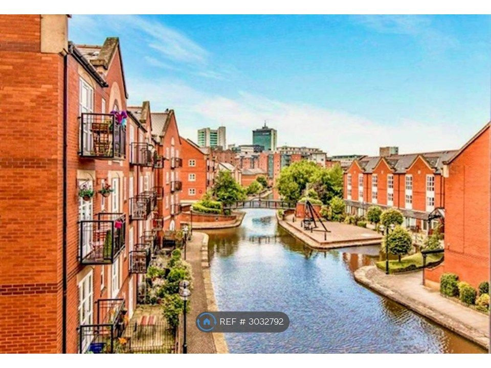 Property photo 2 of 22 Piccadilly Village On Ashton Canal