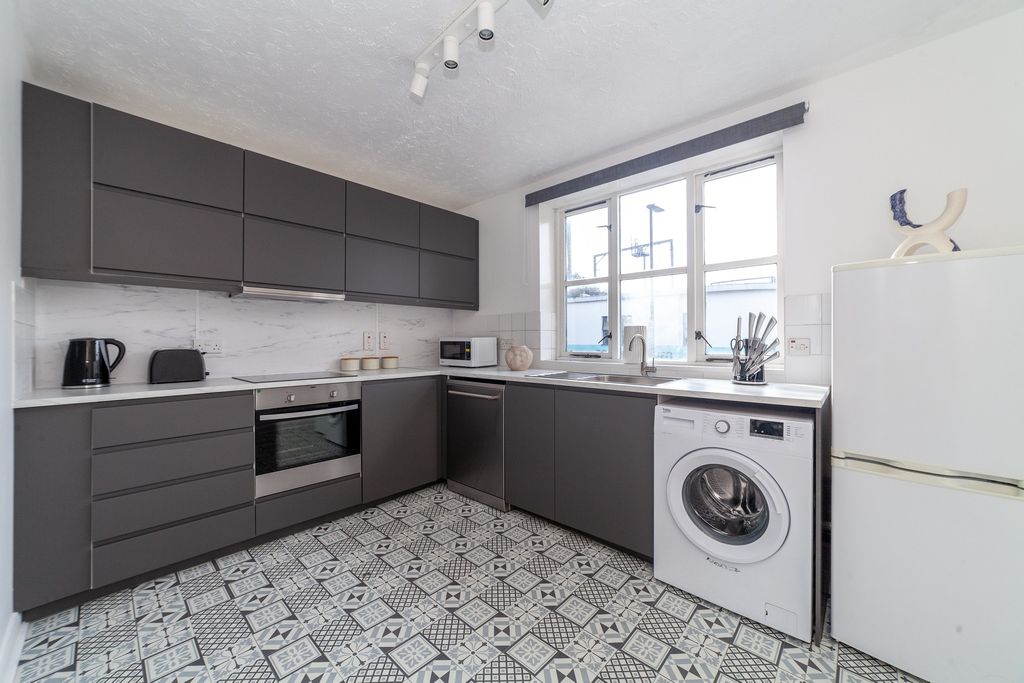 Property photo 2 of 29 Kitchen