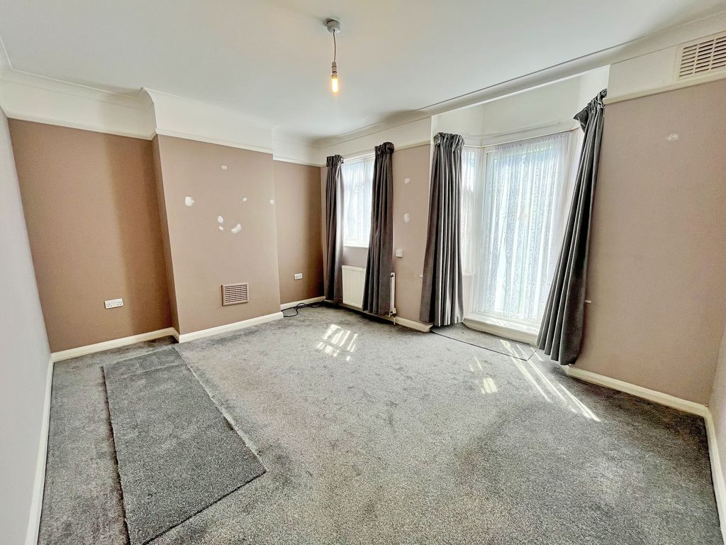 Property photo 3 of 11 Photo 7