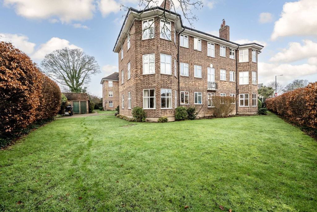 Property photo 1 of 5