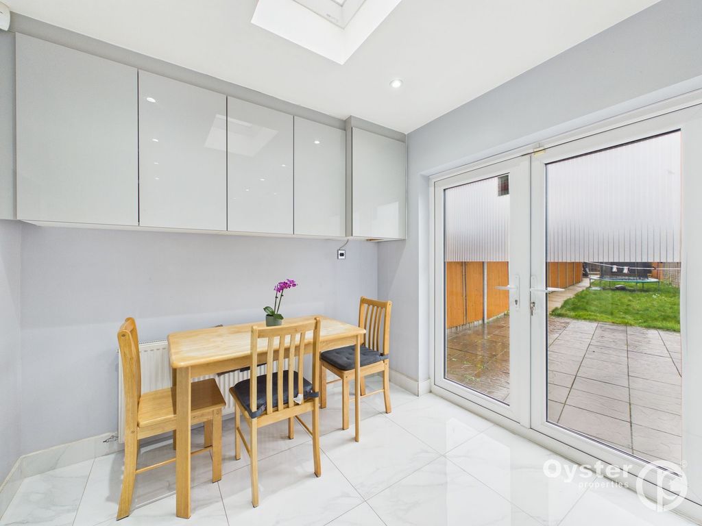 Property photo 3 of 20 Dining