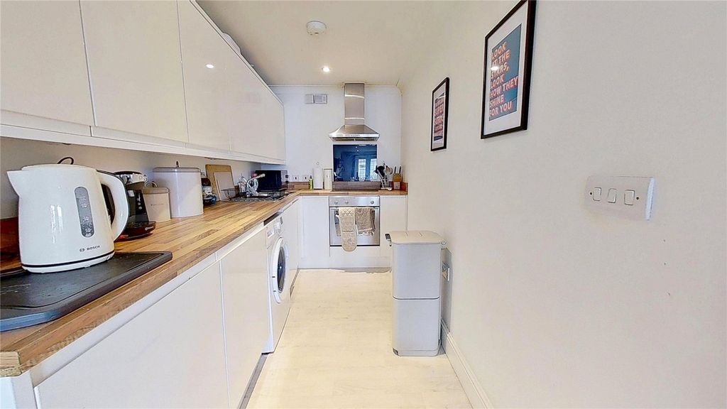 Property photo 3 of 10 Picture No. 18