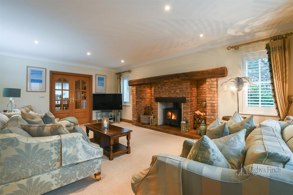 Property photo 3 of 18 19 The Pingle-026.Jpg