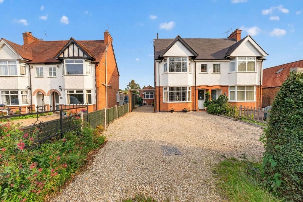Property photo 1 of 34