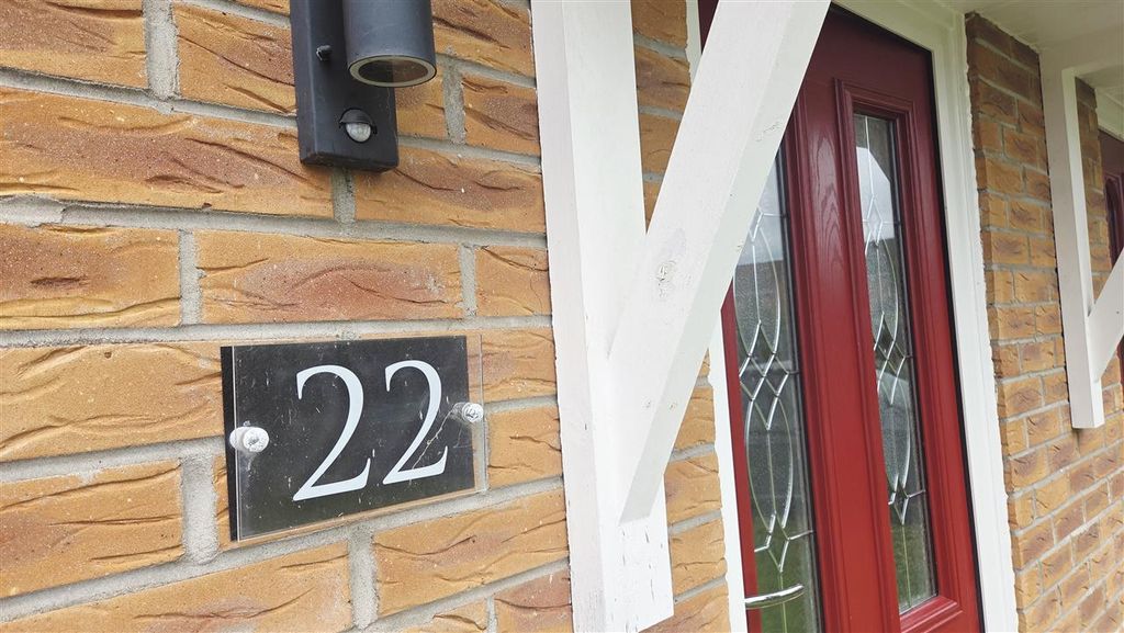 Property photo 3 of 21 House Number