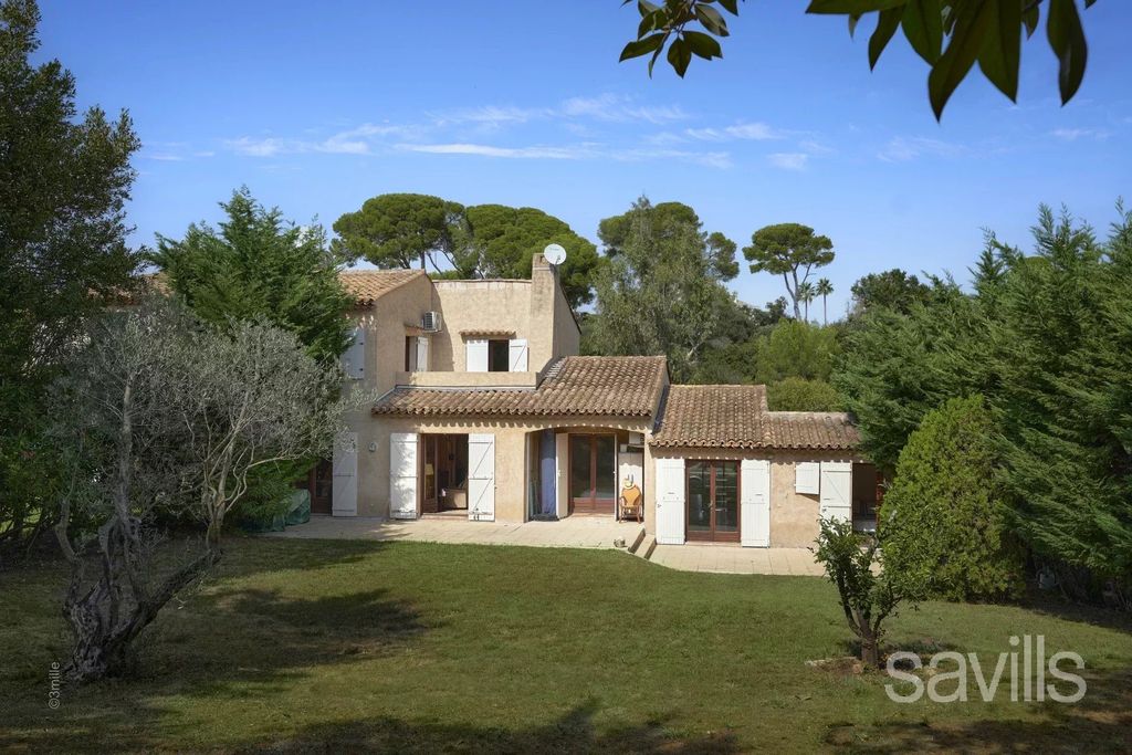 Property photo 1 of 20 Semi-Detached Villa Within A Private Domain With Pool And Tennis Court