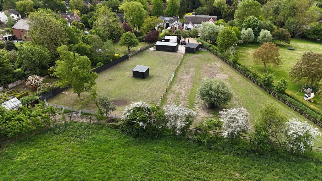 Property photo 3 of 27