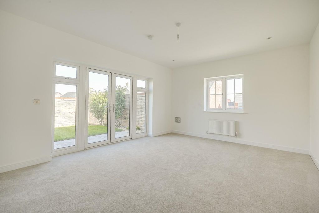 Property photo 2 of 24