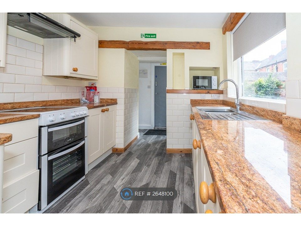 Property photo 1 of 7 Kitchen