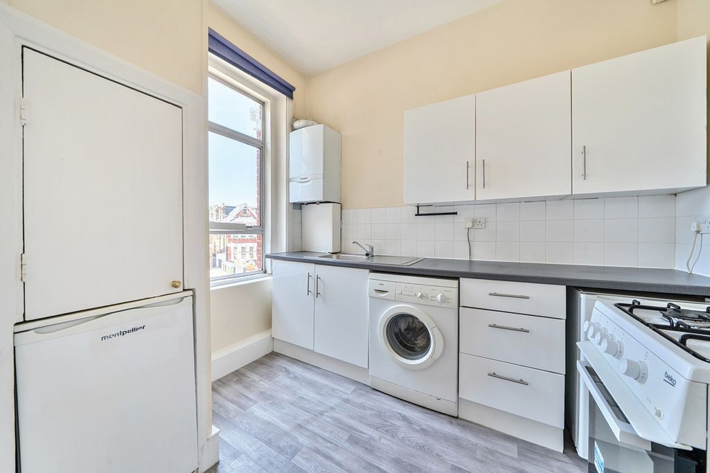 Property photo 3 of 15 Kitchen