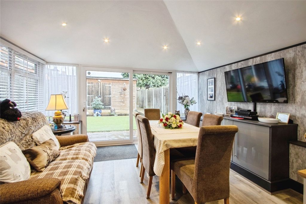 Property photo 3 of 19 Picture No. 02