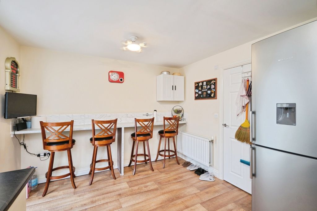 Property photo 3 of 20 Pbox-Img.Jpg