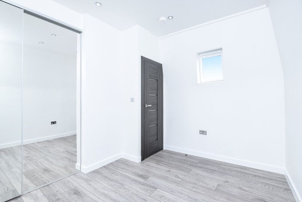 Property photo 2 of 5 220988 (10)