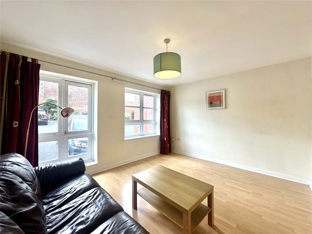 Property photo 3 of 12 Picture No. 51