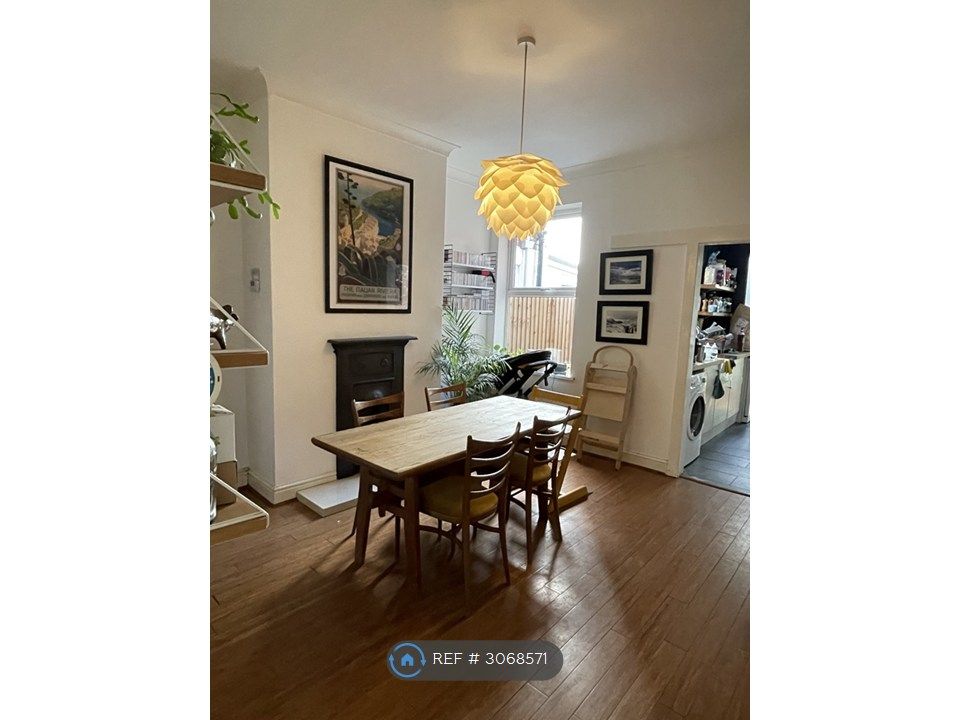 Property photo 3 of 14 Dining Room