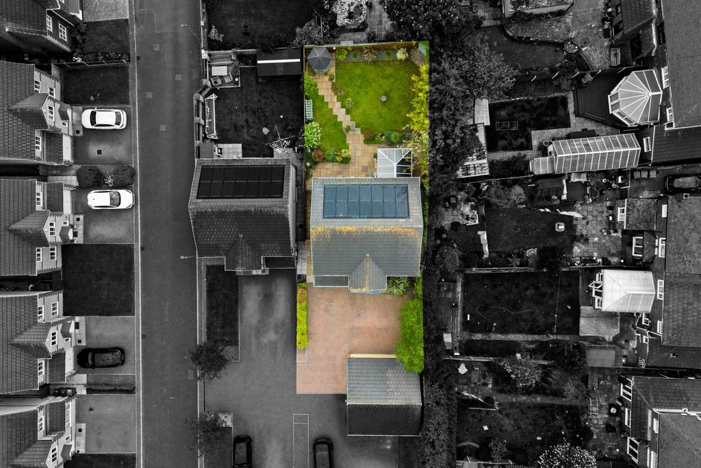 Property photo 3 of 33