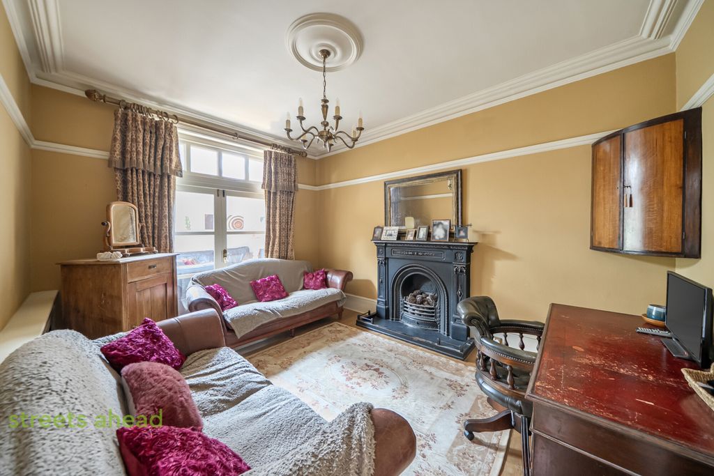 Property photo 3 of 19 Fc1d0811-7Df6-433...