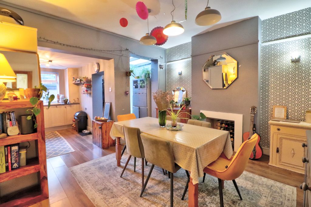 Property photo 2 of 14 Cfaf7A94-7471-4D07-Bbcd-2D1E7Ef8E288.Jpg