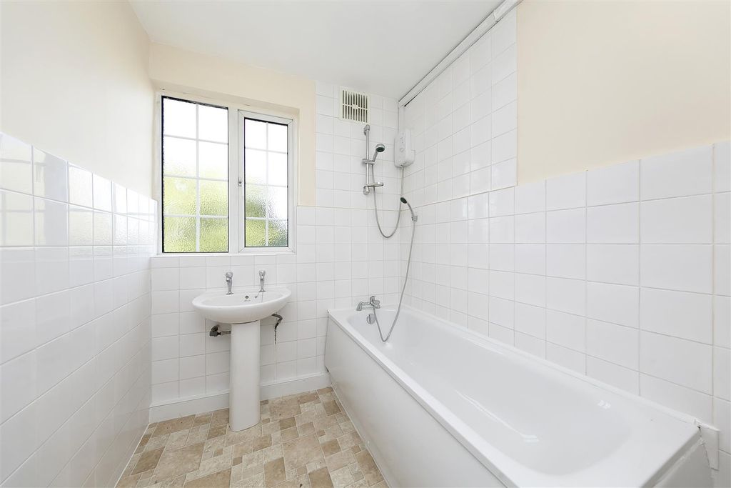 Property photo 3 of 7 High Street-06.Jpg