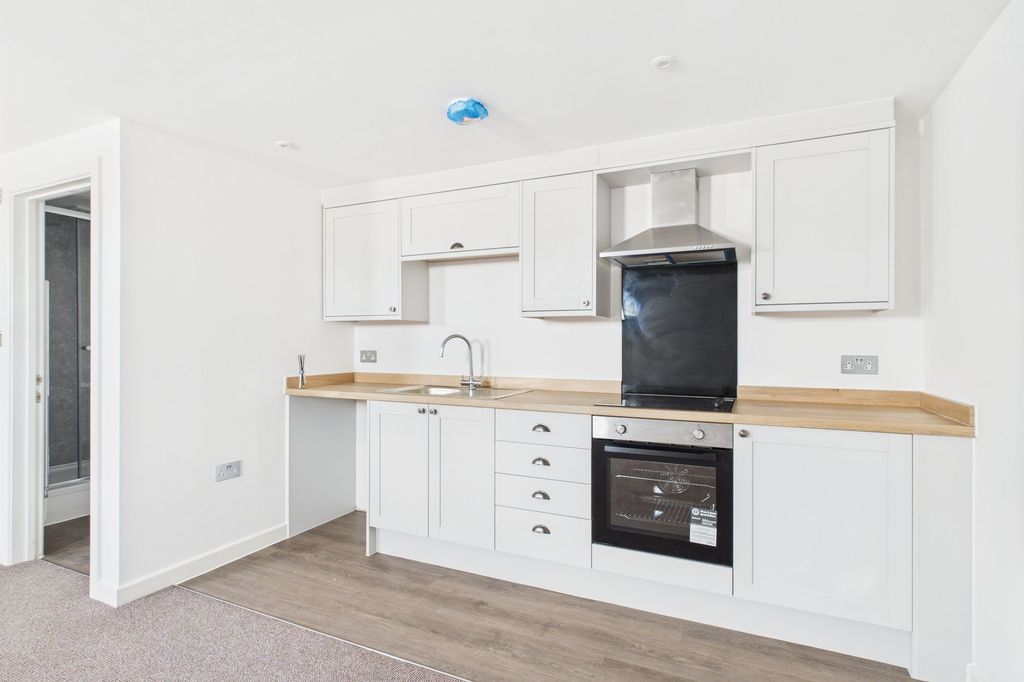 Property photo 1 of 4