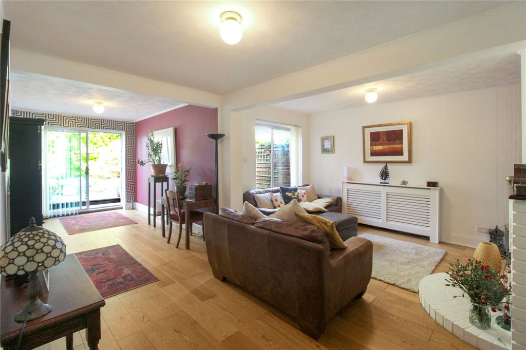 Property photo 2 of 37 Picture No. 34